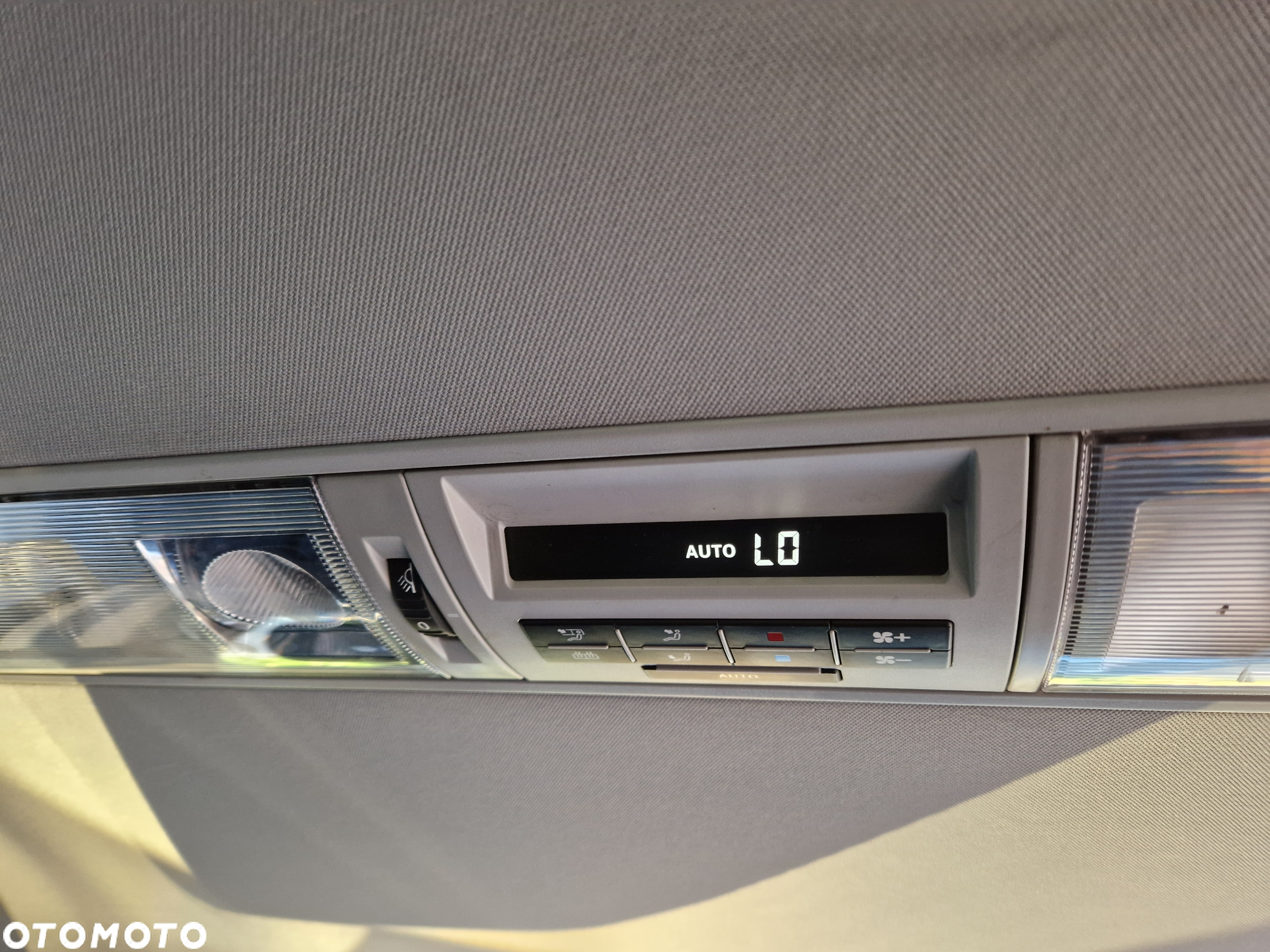 Volkswagen Caravelle 2.0 BiTDI L2 Highline 4Motion DSG - 23
