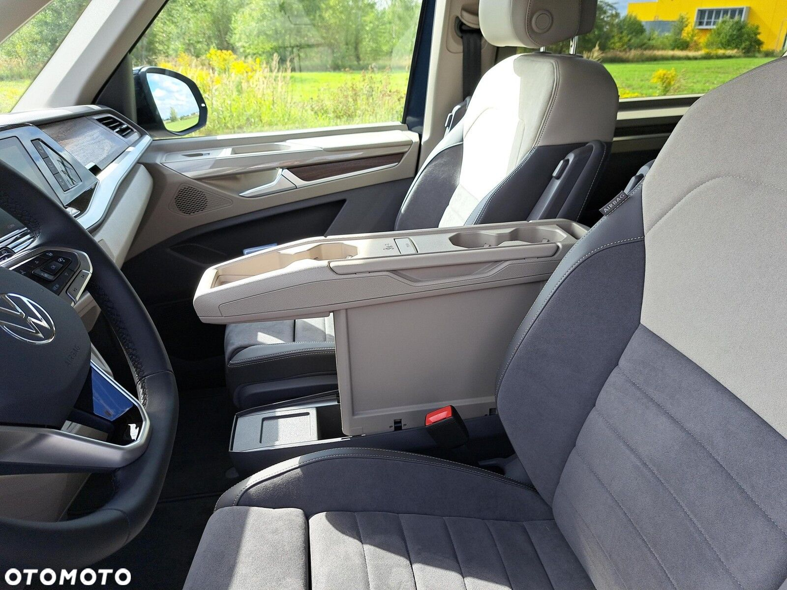 Volkswagen Multivan - 38