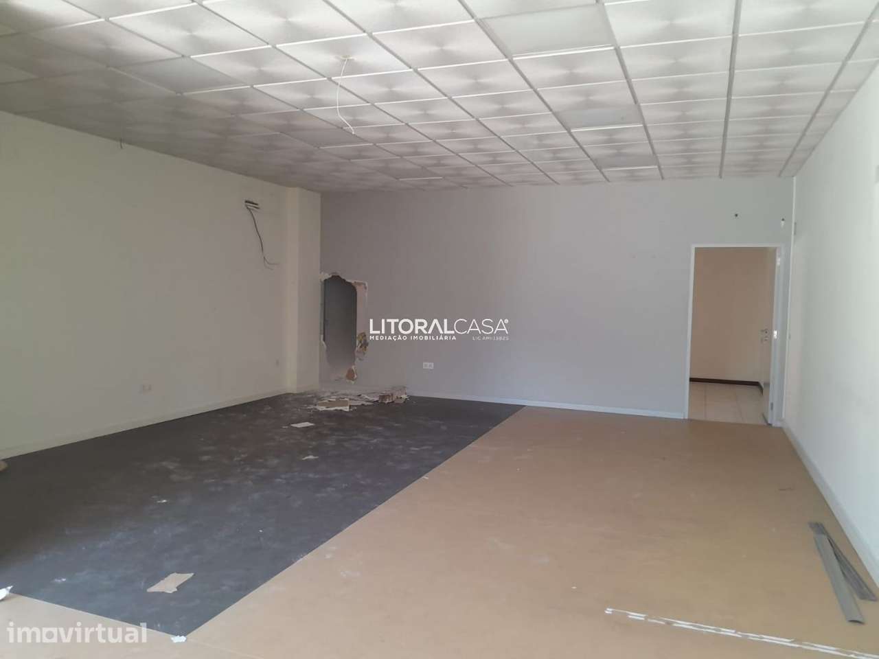 Loja no centro de Oia com 183,7m2 e garagem - Grande imagem: 3/17