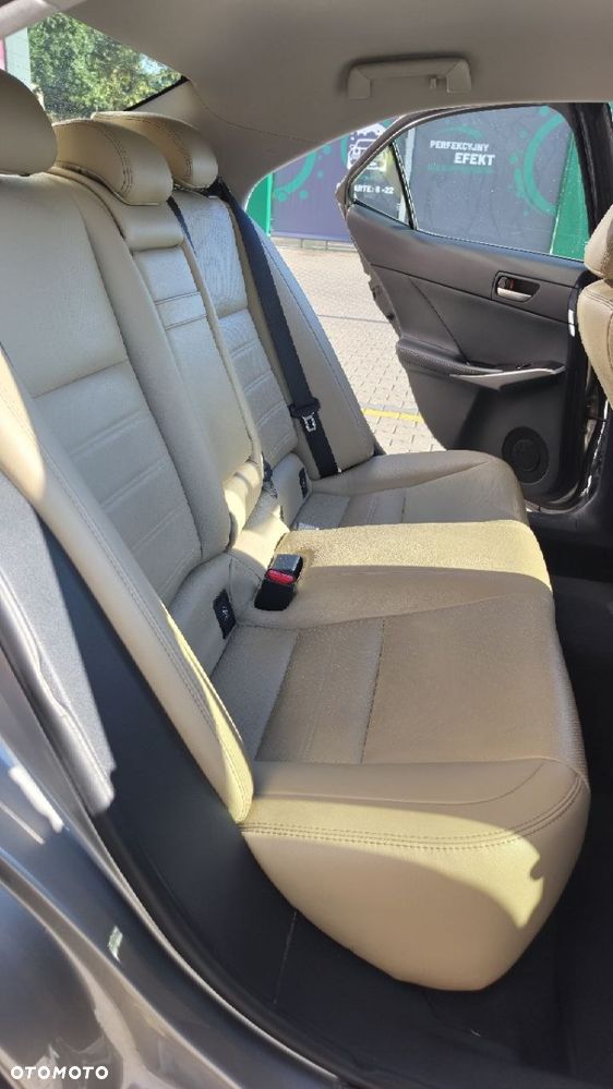 Lexus IS 200t Comfort - 13