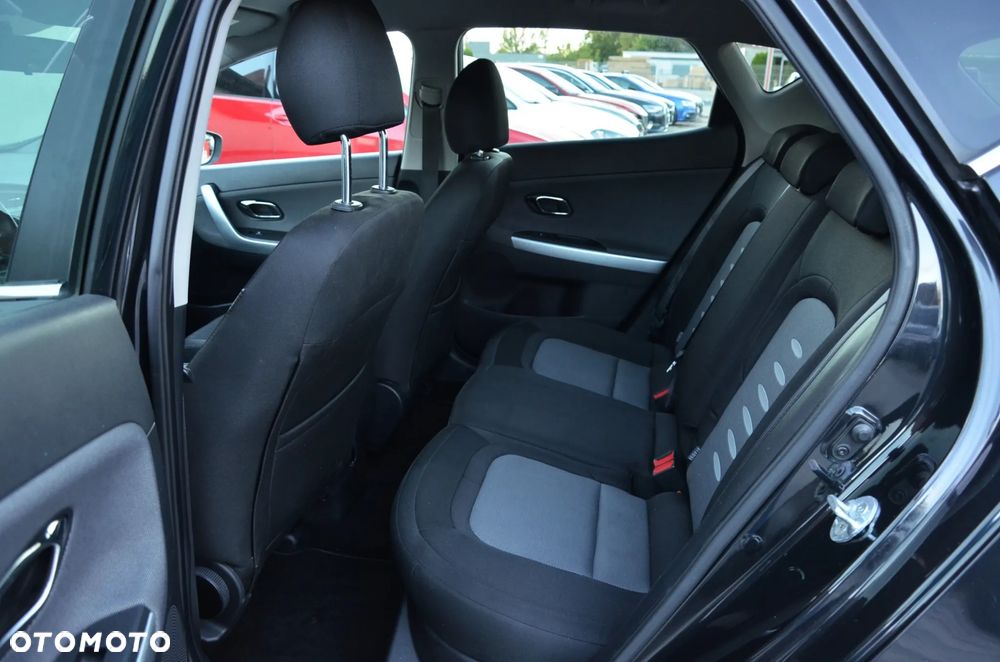 Kia Ceed 1.6 CRDi 128 Dream Team Edition - 12