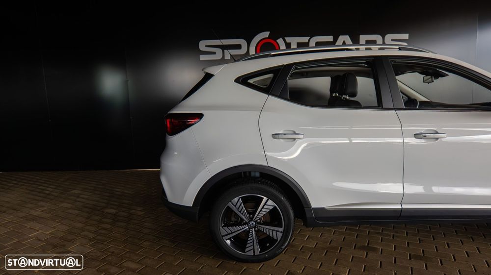 MG ZS EV Luxury - 4