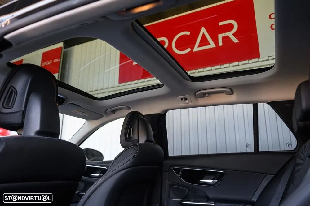 Mercedes-Benz C 300 e AMG Line - 44