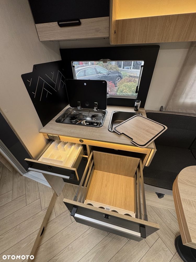 Ford Chausson 798 Titanium Ultimate - 25