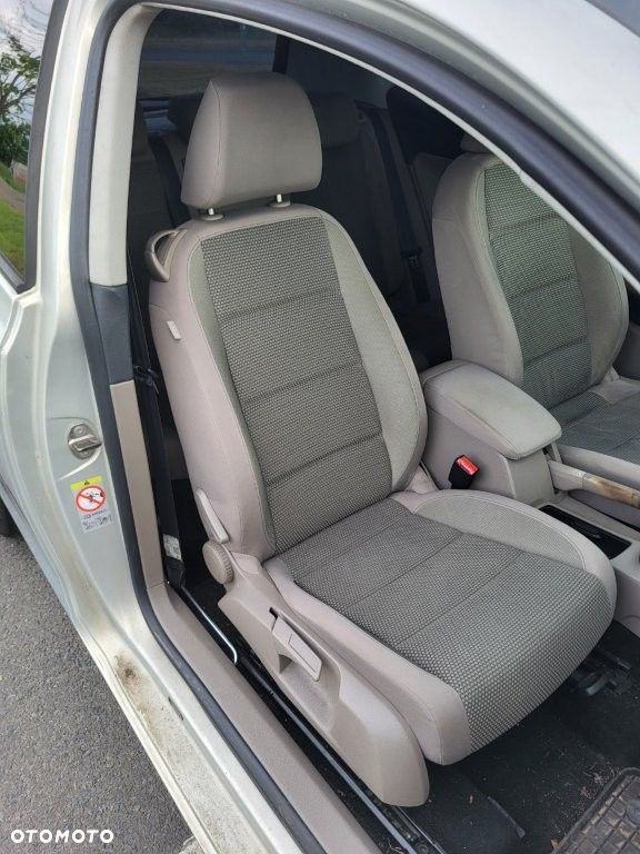 Volkswagen Golf 2.0 TDI DPF Comfortline 119 g - 13