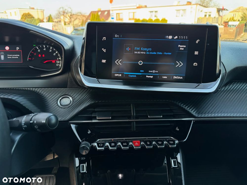 Peugeot 2008 PureTech 130 EAT8 Allure - 19