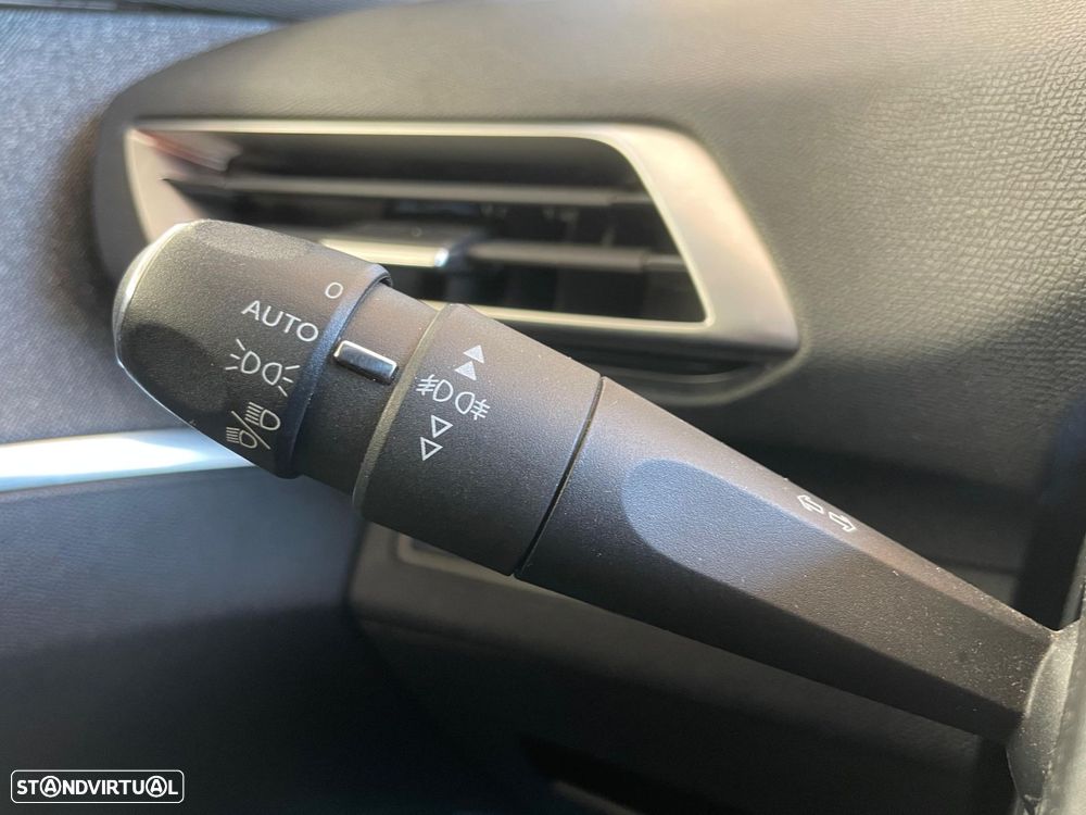 Peugeot 5008 1.5 BlueHDi Allure - 17