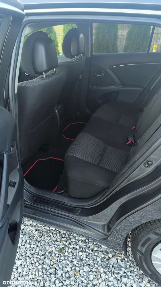 Toyota Avensis 1.8 Sol NAVI MS - 11