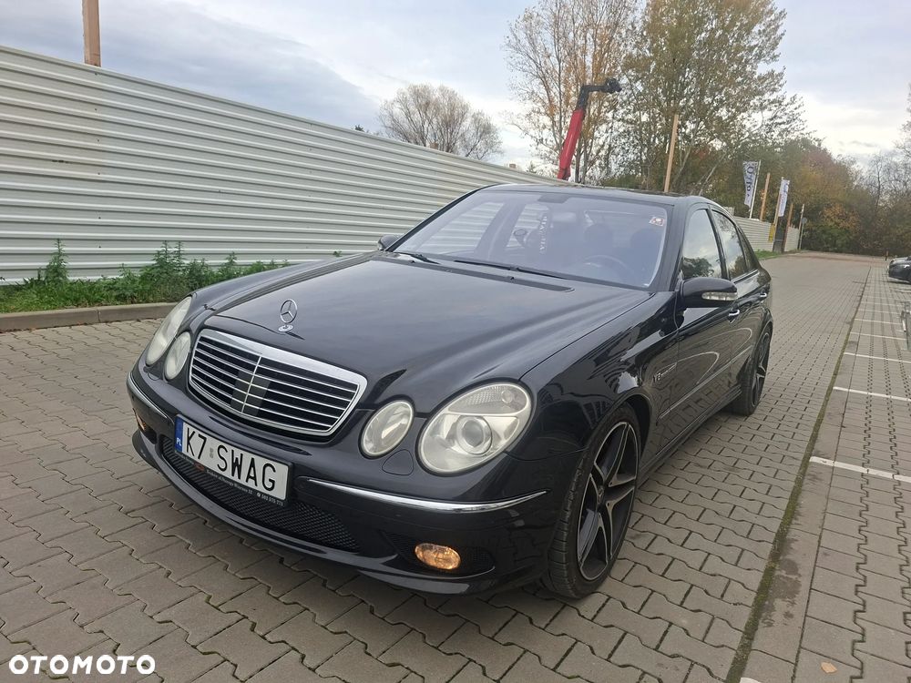 Mercedes-Benz E-Class 2004 photo 2