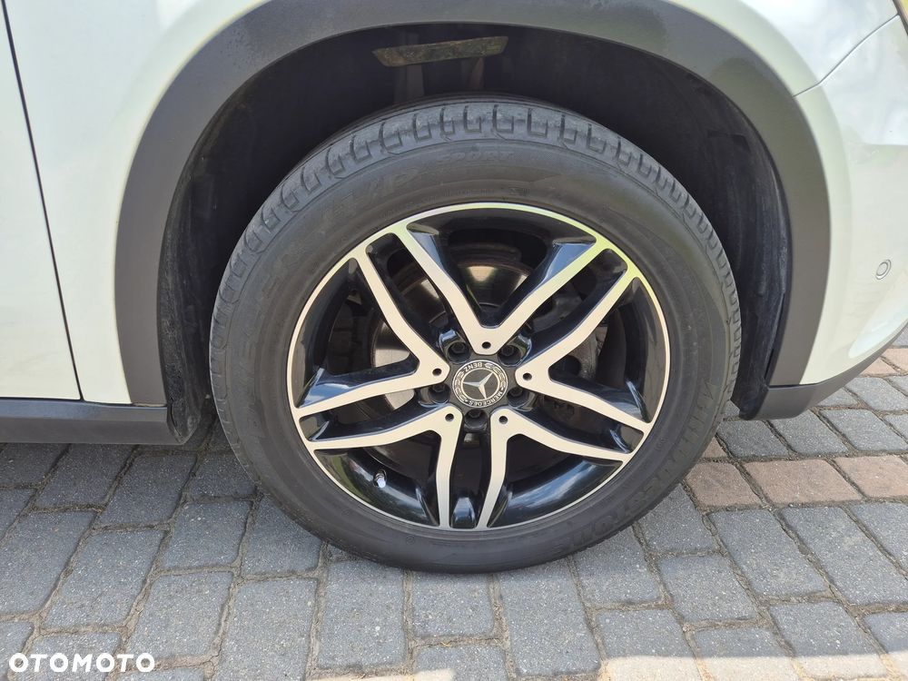 Mercedes-Benz GLA 200 Urban - 15