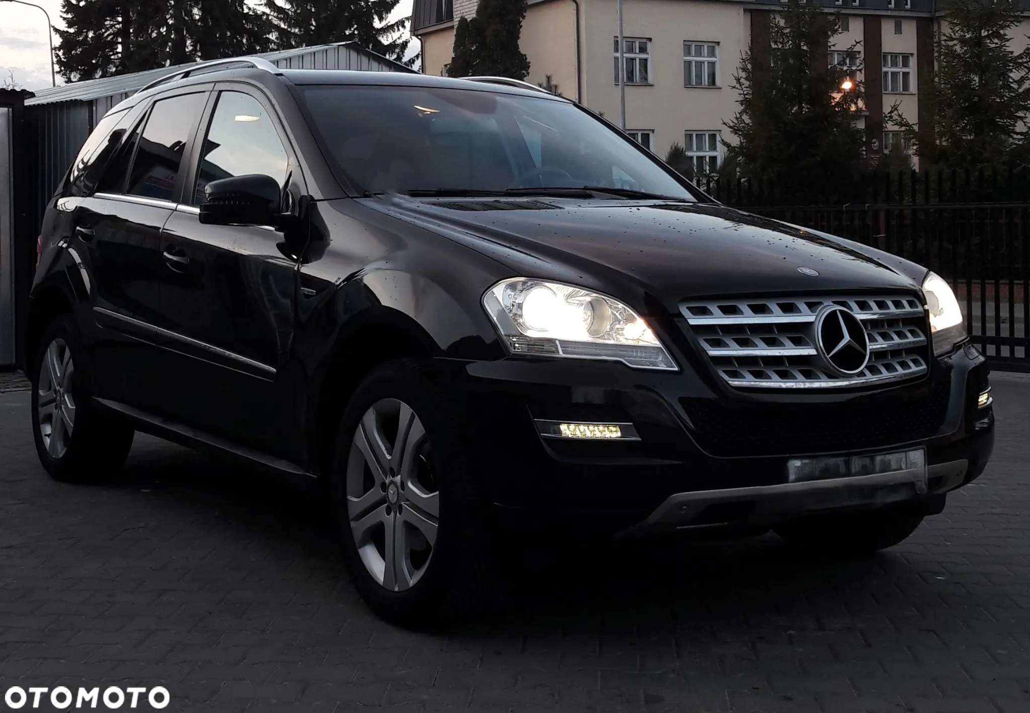 Mercedes-Benz ML 300 CDI BlueEff 4-Matic - 2