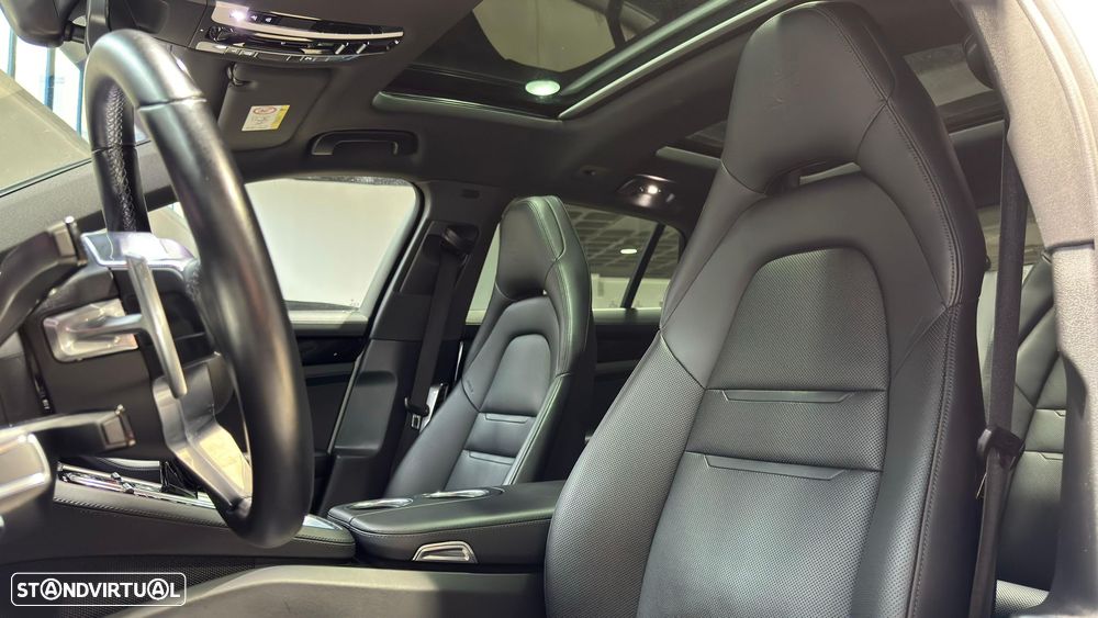 Porsche Panamera Sport Turismo 4 E-Hybrid - 31