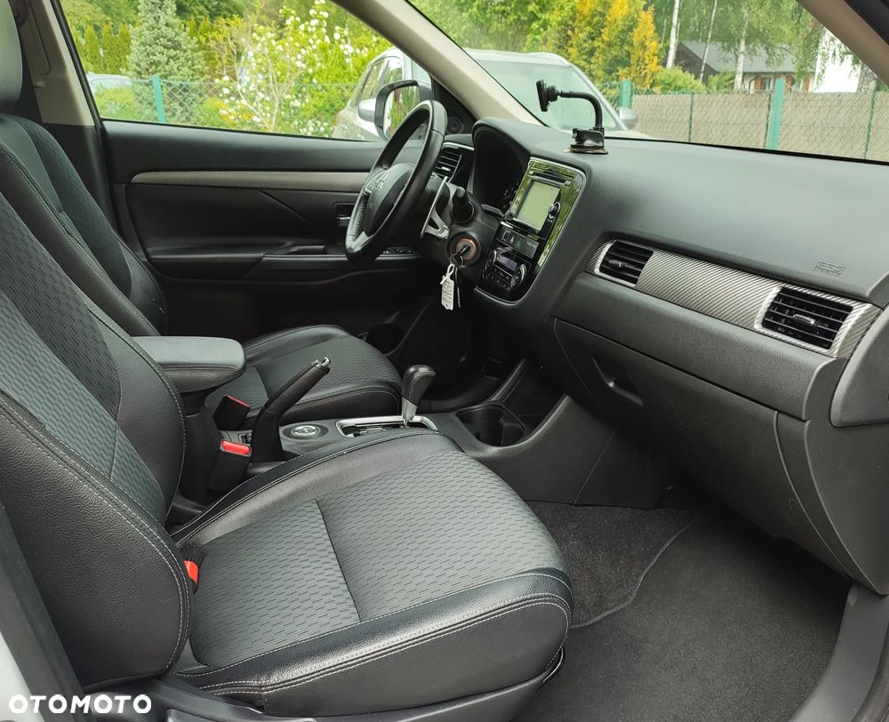 Mitsubishi Outlander 2.0 4WD CVT Top - 11
