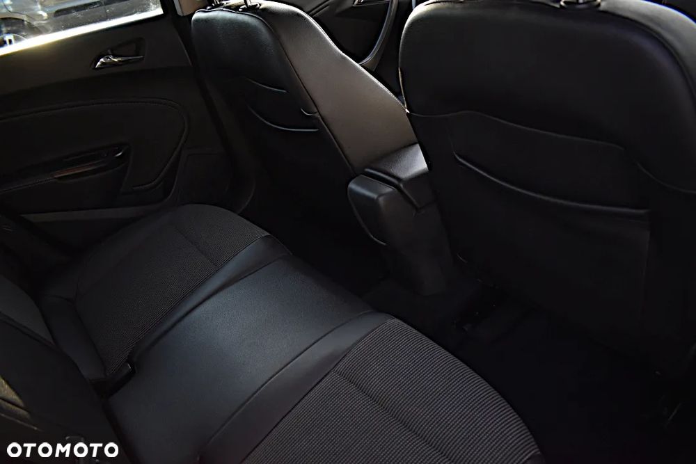 Opel Astra 1.7 CDTI Cosmo - 25