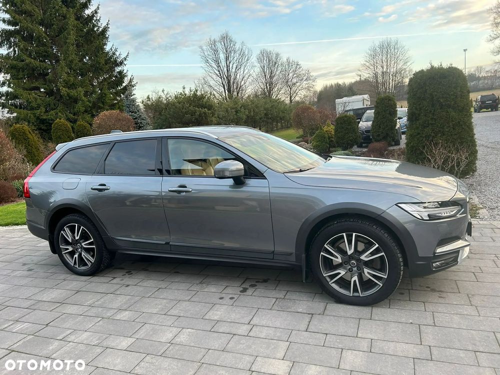 Volvo V90 T6 GPF AWD Momentum Pro - 2