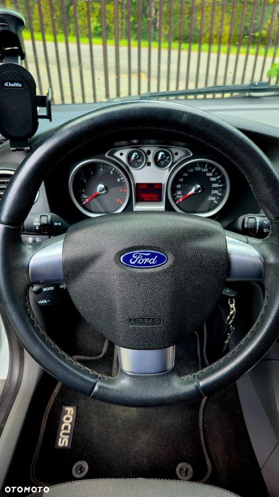Ford Focus 1.8 FF Trend - 15