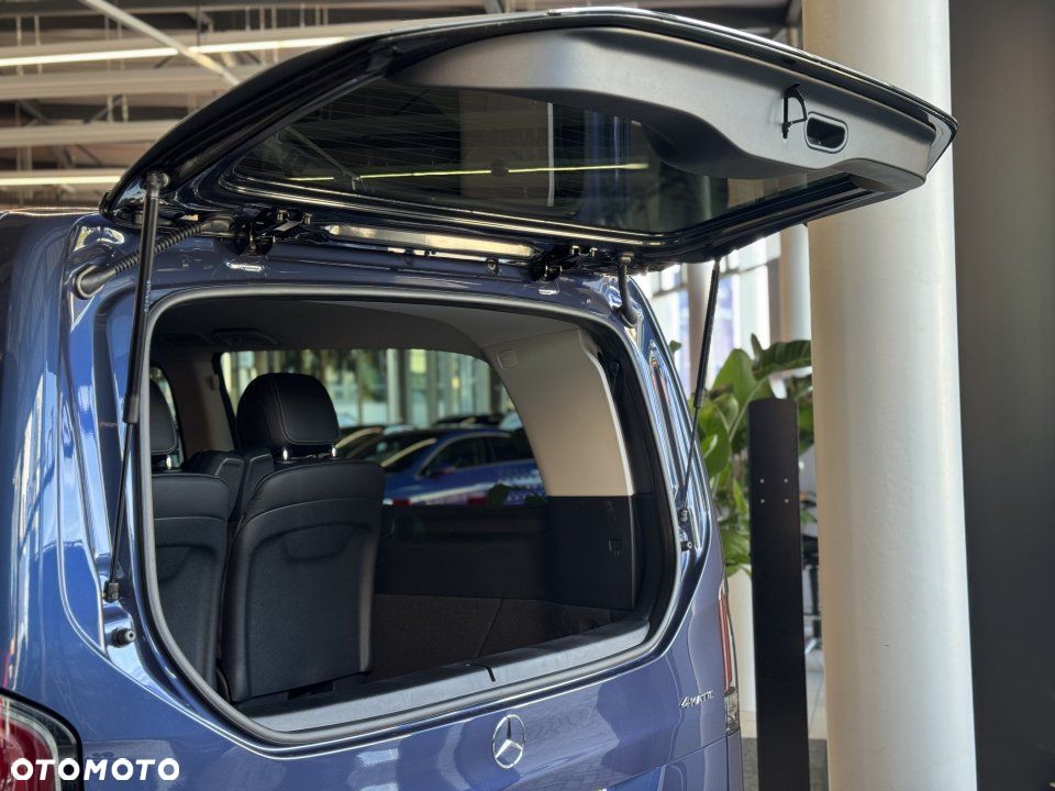 Mercedes-Benz Klasa V - 11