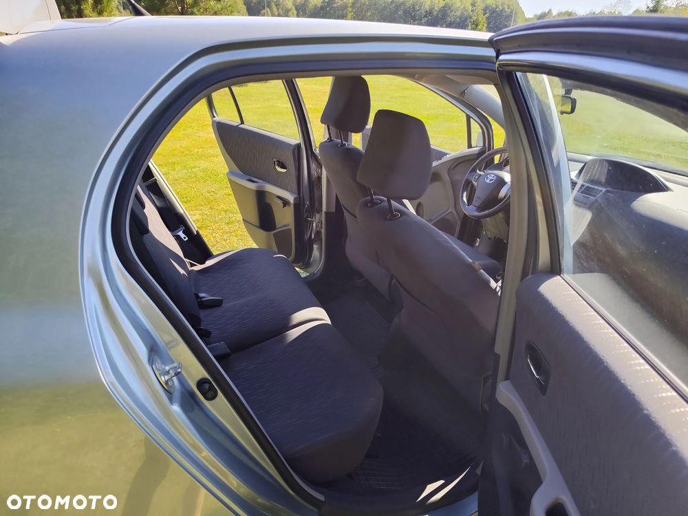Toyota Yaris - 12
