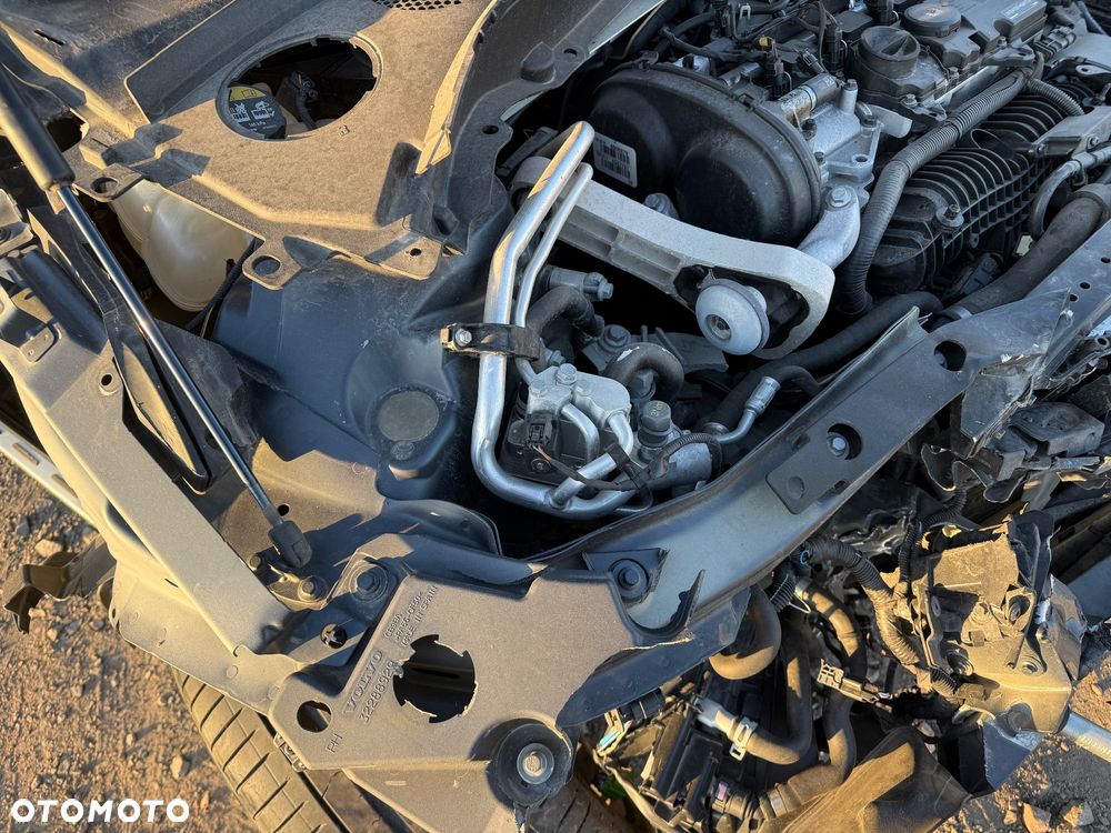 Volvo XC 60 T8 AWD Recharge Plus Black Edition - 15