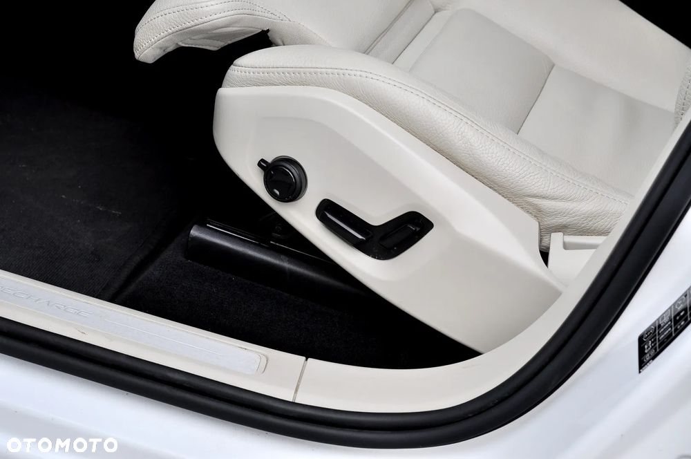 Volvo XC 60 T6 AWD Recharge Geartronic Inscription - 26