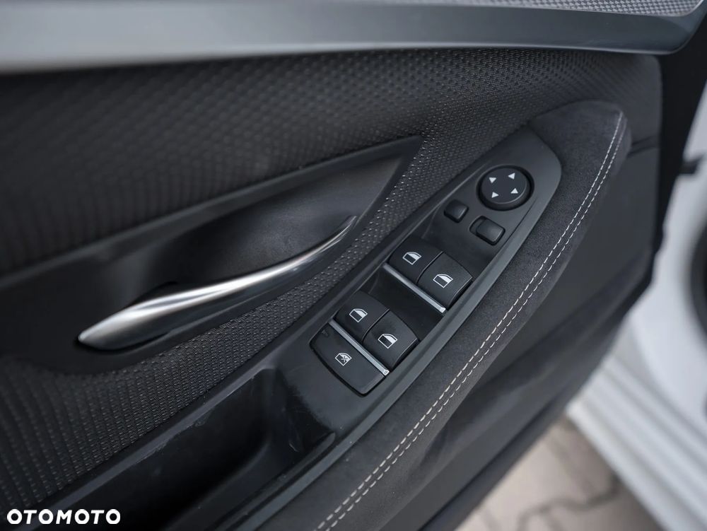 BMW Seria 5 520d M Sport Edition - 26