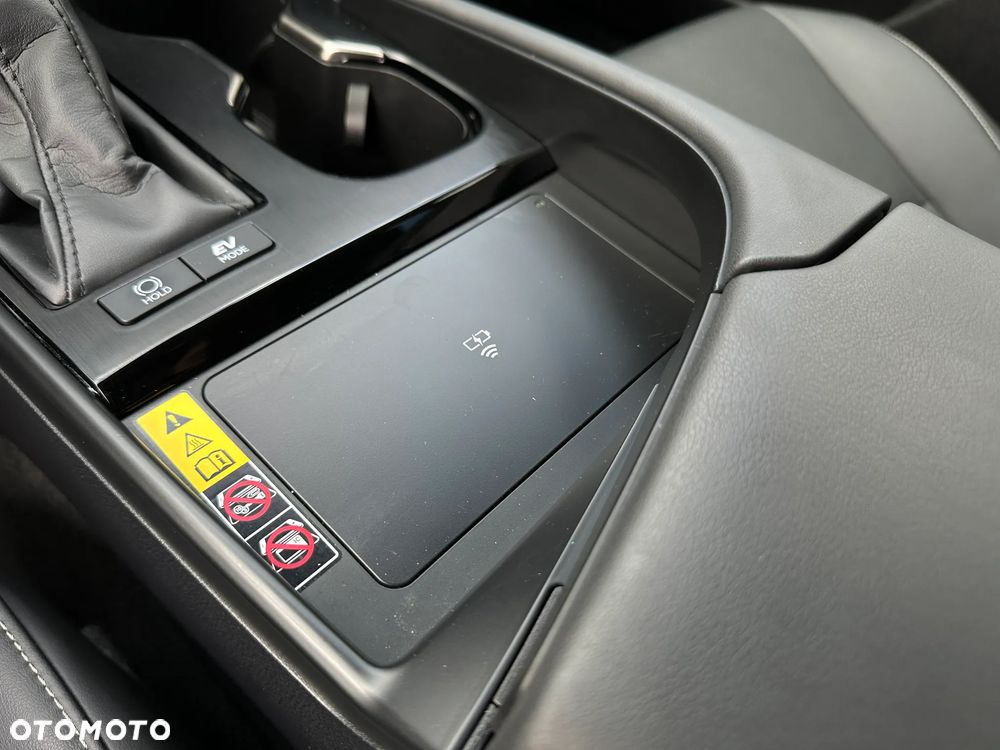 Lexus ES 300h Business Edition - 28