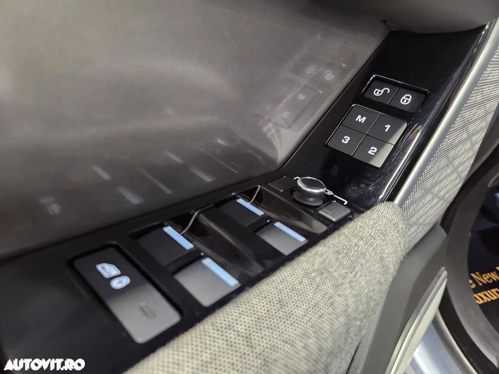 Land Rover Range Rover Velar 2.0 SE - 31