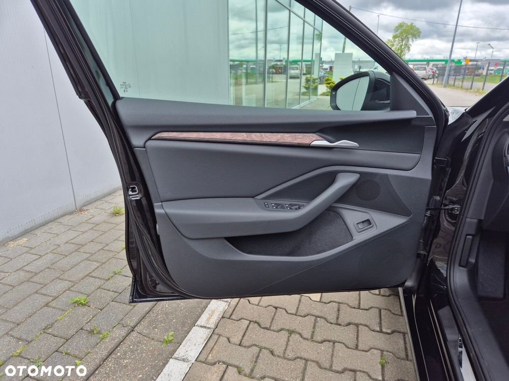 Skoda Superb 2.0 TDI SCR 4x4 L&K DSG - 17