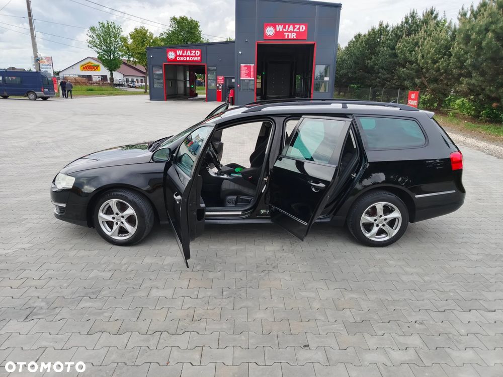 Volkswagen Passat 2.0 FSI Comfortline - 24