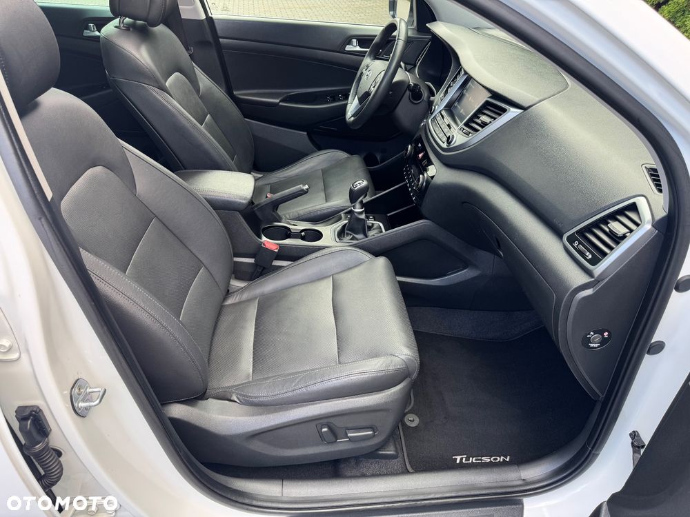 Hyundai Tucson 2.0 CRDI 2WD Style - 34