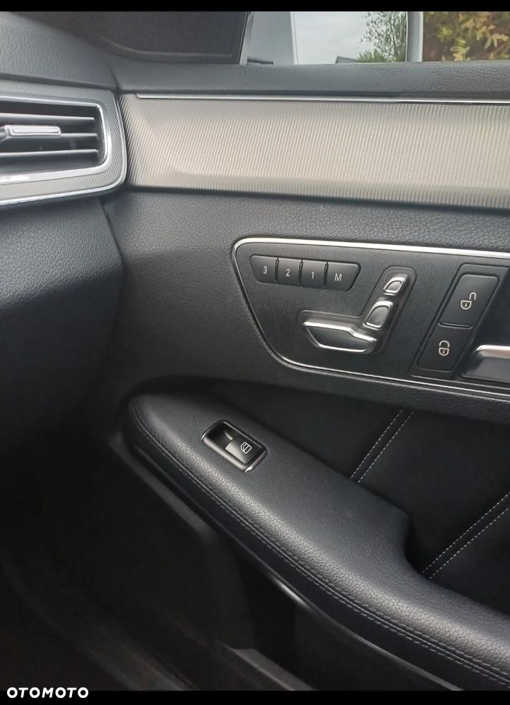 Mercedes-Benz Klasa E 300 T 4Matic 7G-TRONIC Avantgarde - 13