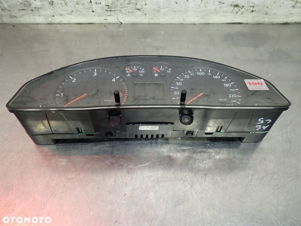 LICZNIK AUDI A6 C5 4B0920900C - 2