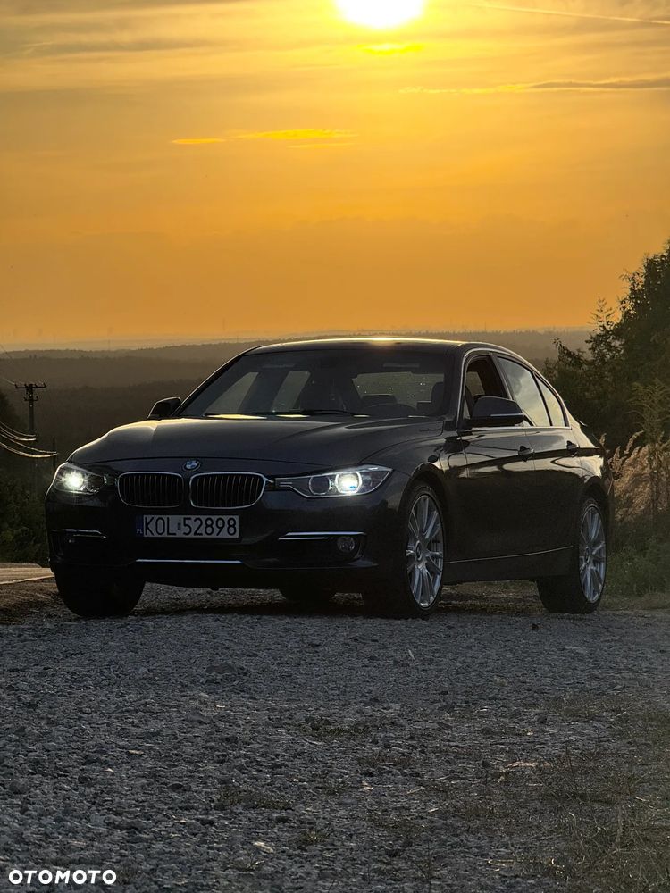 BMW Seria 3 328i Luxury Line - 12