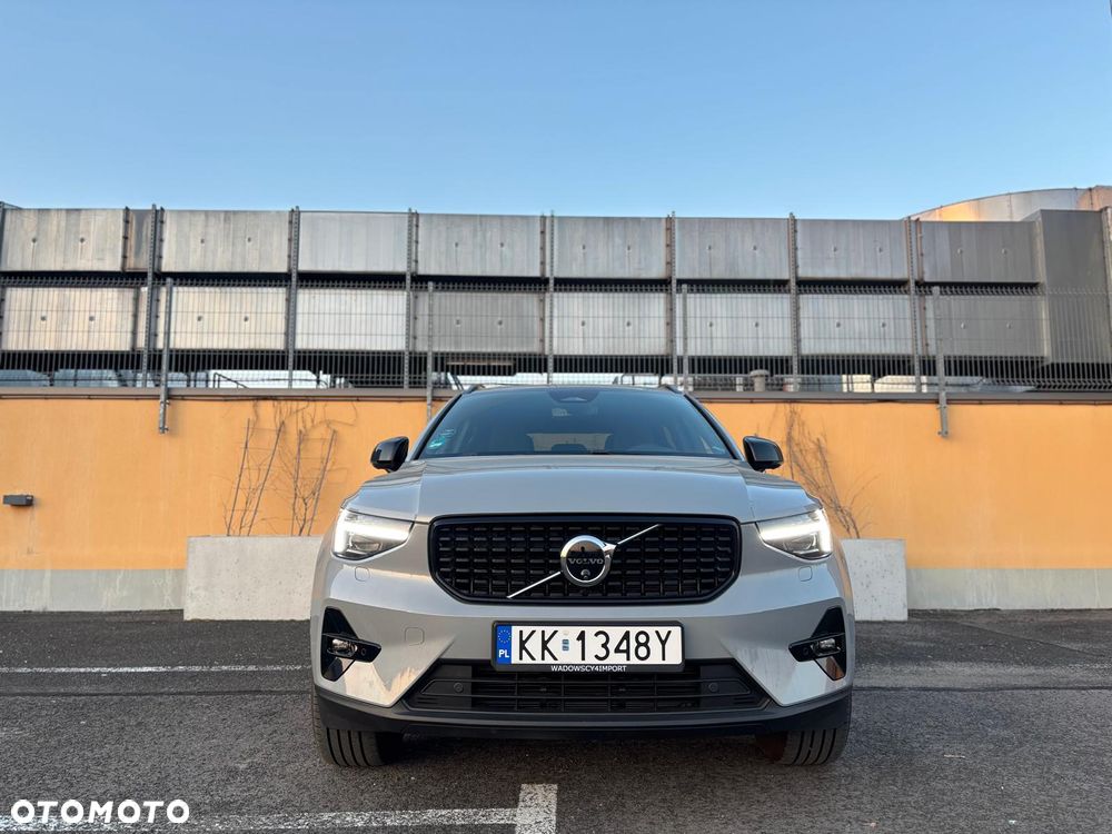 Volvo XC 40 B3 Plus Dark - 2