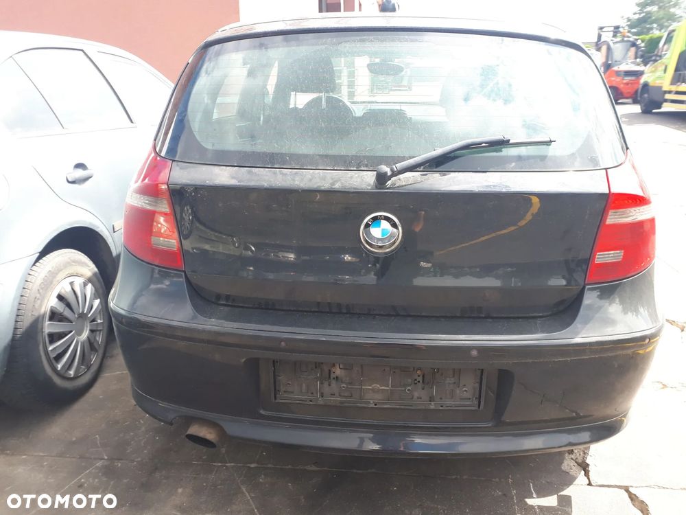 BMW 1 E87 07-11 LIFT KLAPKA WLEWU PALIWA 668/9 SCHWARZ 2 - 11