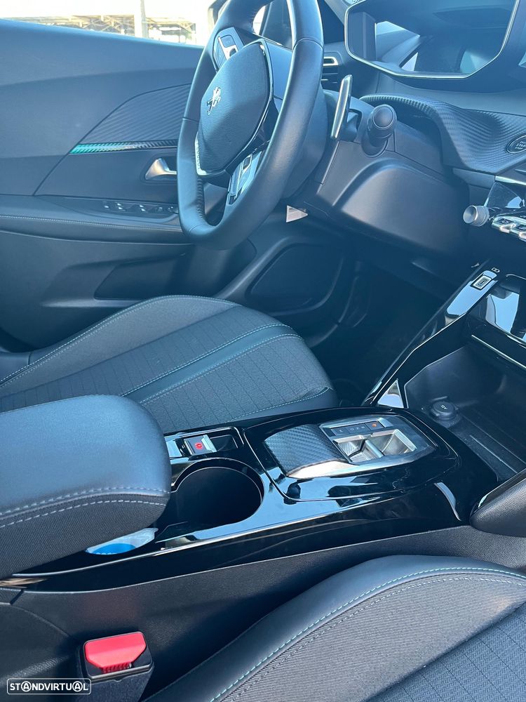 Peugeot 2008 1.2 PureTech Allure Pack EAT8 - 8