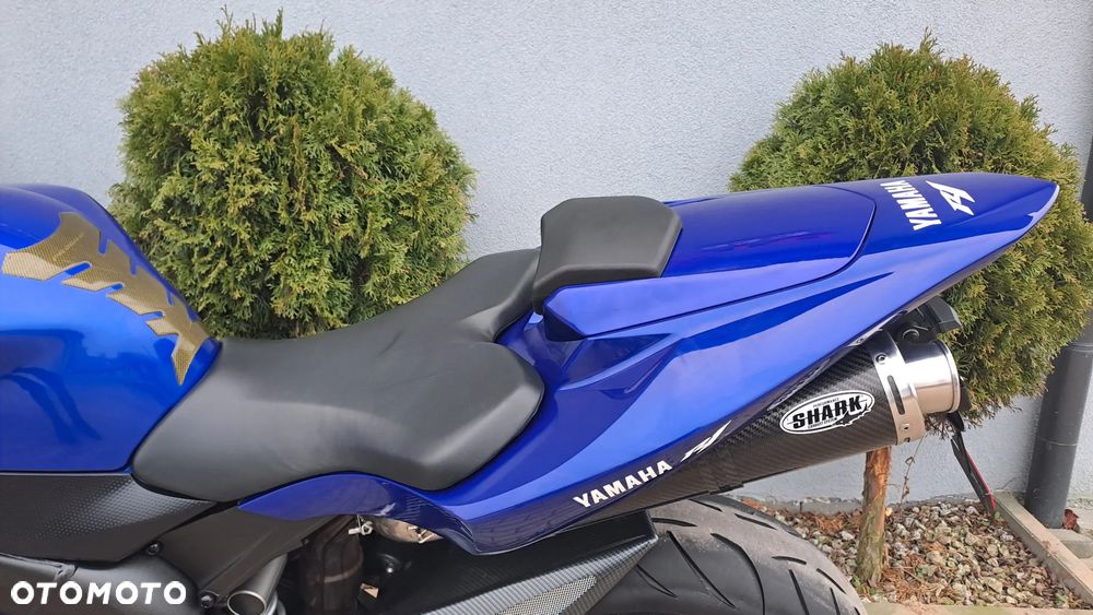 Yamaha R1 - 37