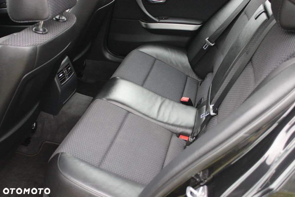 BMW Seria 3 318i Edition Lifestyle - 25