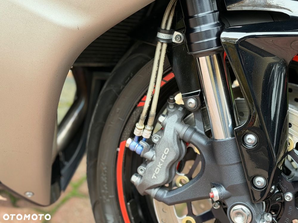 Honda CBR - 24