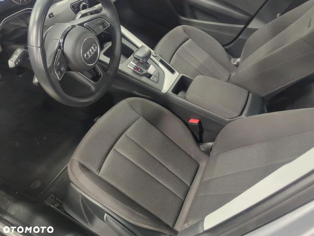 Audi A4 Limousine 35 TFSI mHEV Advanced S tronic - 13