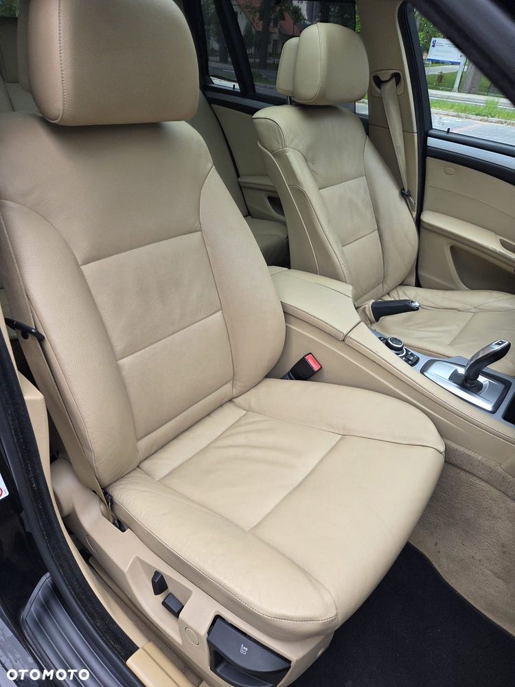 BMW Seria 5 520d - 29