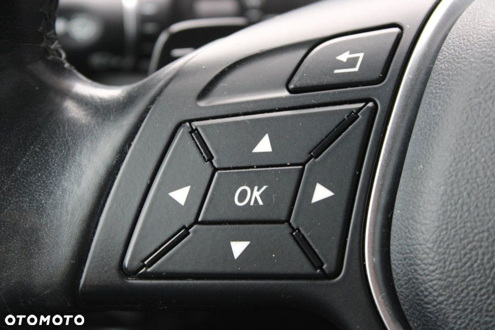 Mercedes-Benz GLA - 23