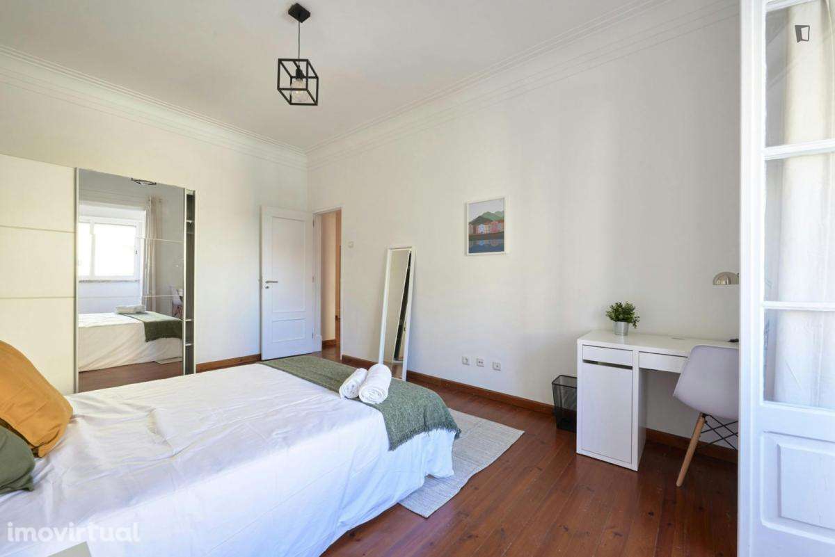 Quarto - localizado em Roma-Areeiro Lisbon - Grande imagem: 2/23