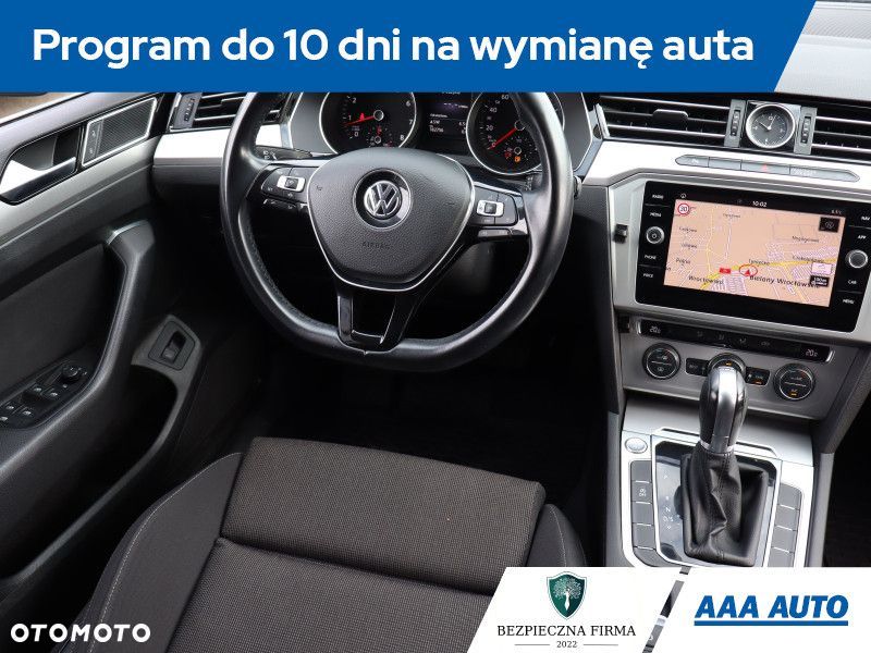 Volkswagen Passat - 9