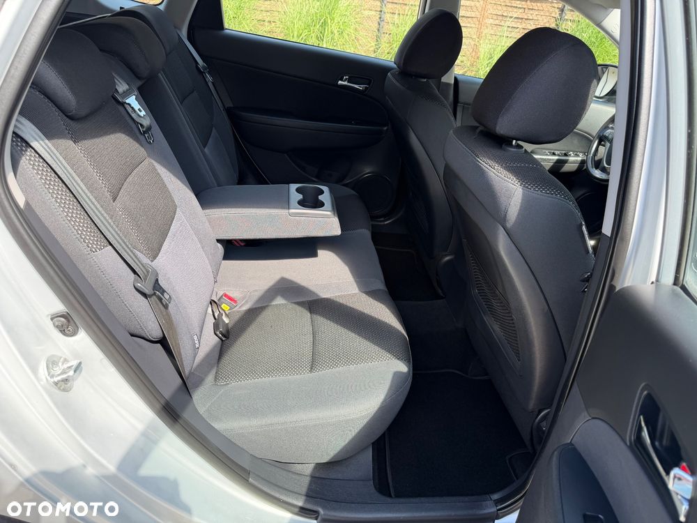Hyundai i30 1.6 Premium - 35