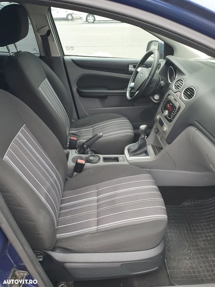 Ford Focus 1.6i Ti-VCT Ghia - 15
