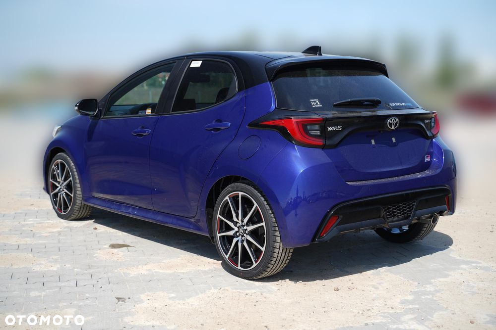 Toyota Yaris Hybrid 1.5 GR Sport - 6