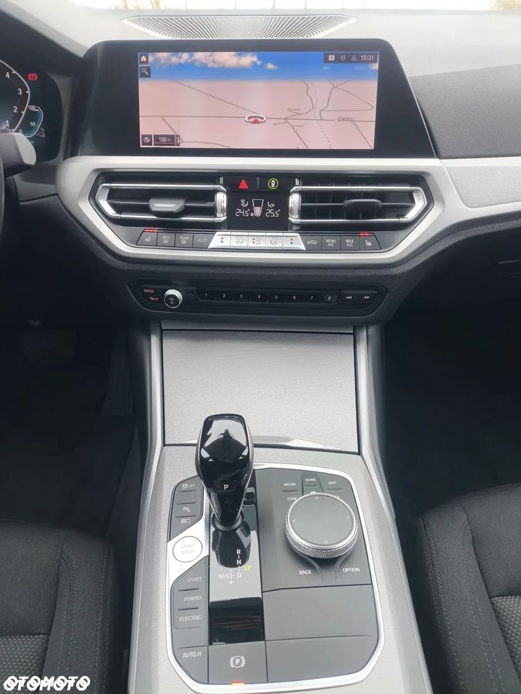 BMW Seria 3 320e - 23