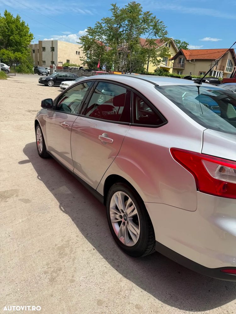 Ford Focus 1.6 TDCi DPF Titanium - 11