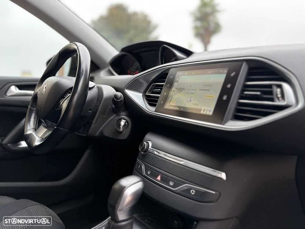 Peugeot 308 SW BlueHDi 120 EAT6 Stop & Start Allure - 12